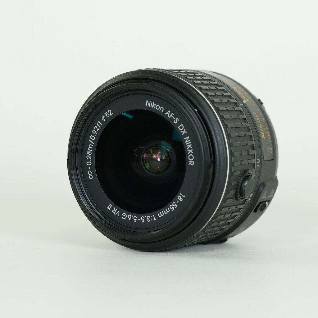Nikon AF-S DX NIKKOR 18-55mm f3.5-5.6G VR II