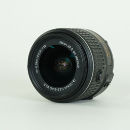 Nikon AF-S DX NIKKOR 18-55mm f3.5-5.6G VR II