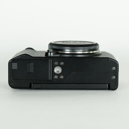 FUJIFILM X-M5