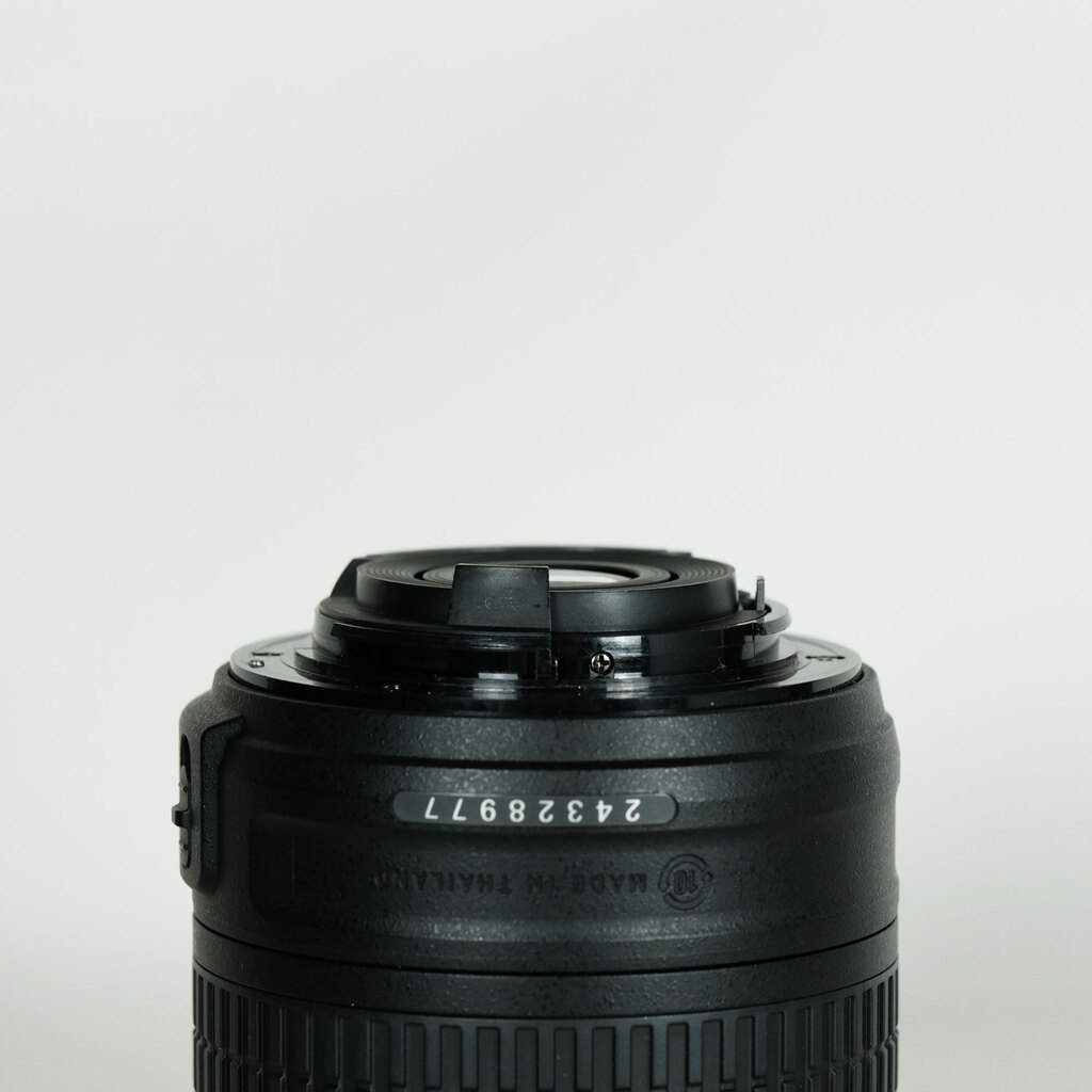 Nikon AF-S DX NIKKOR 18-55mm f3.5-5.6G VR II Nikon AF-S DX NIKKOR 18-55mm f3.5-5.6G VR II