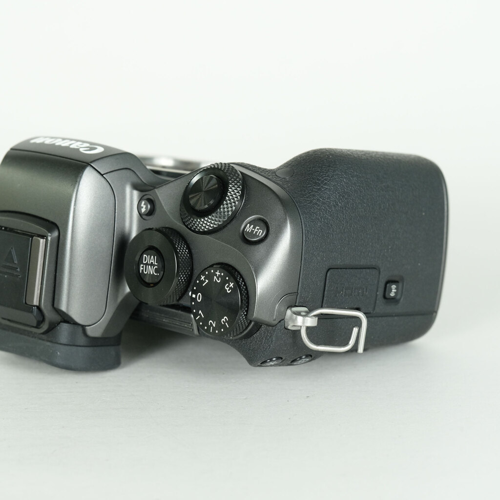 Canon EOS M5