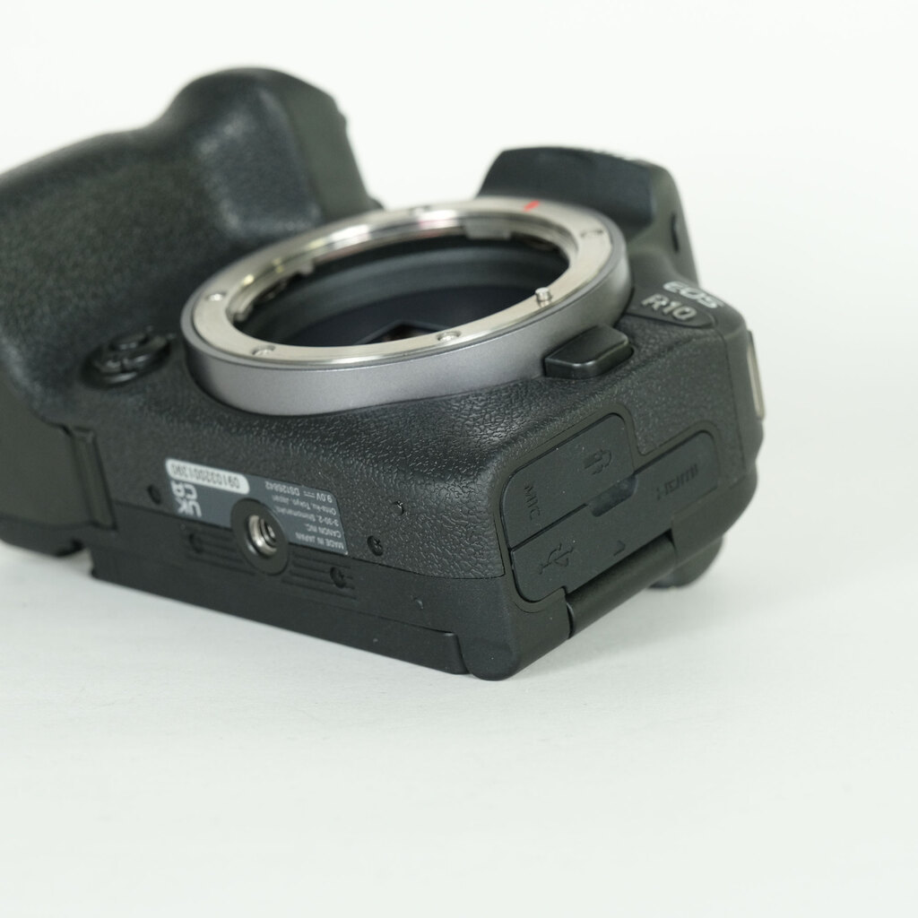 Canon EOS R10