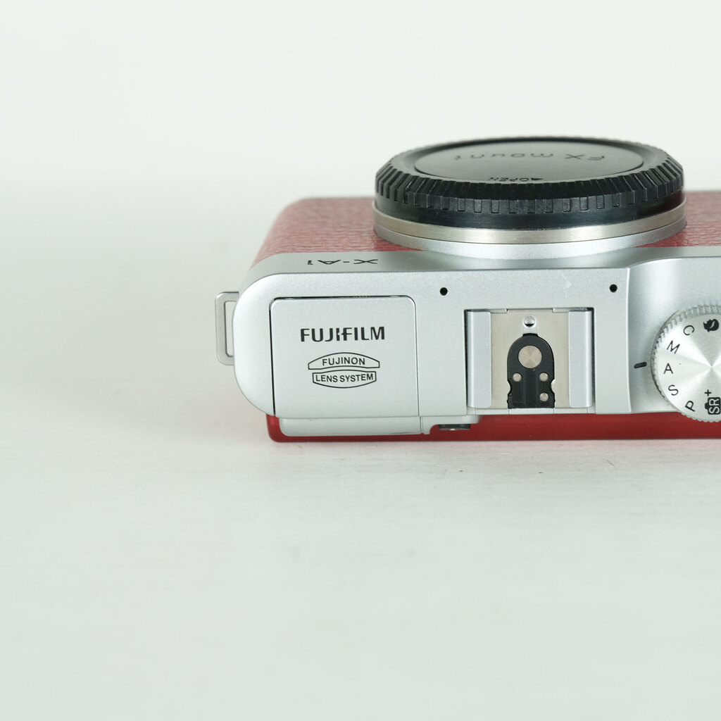 FUJIFILM X-A1 ボディ レッドの出品 | ONE SCENE（ワンシーン）