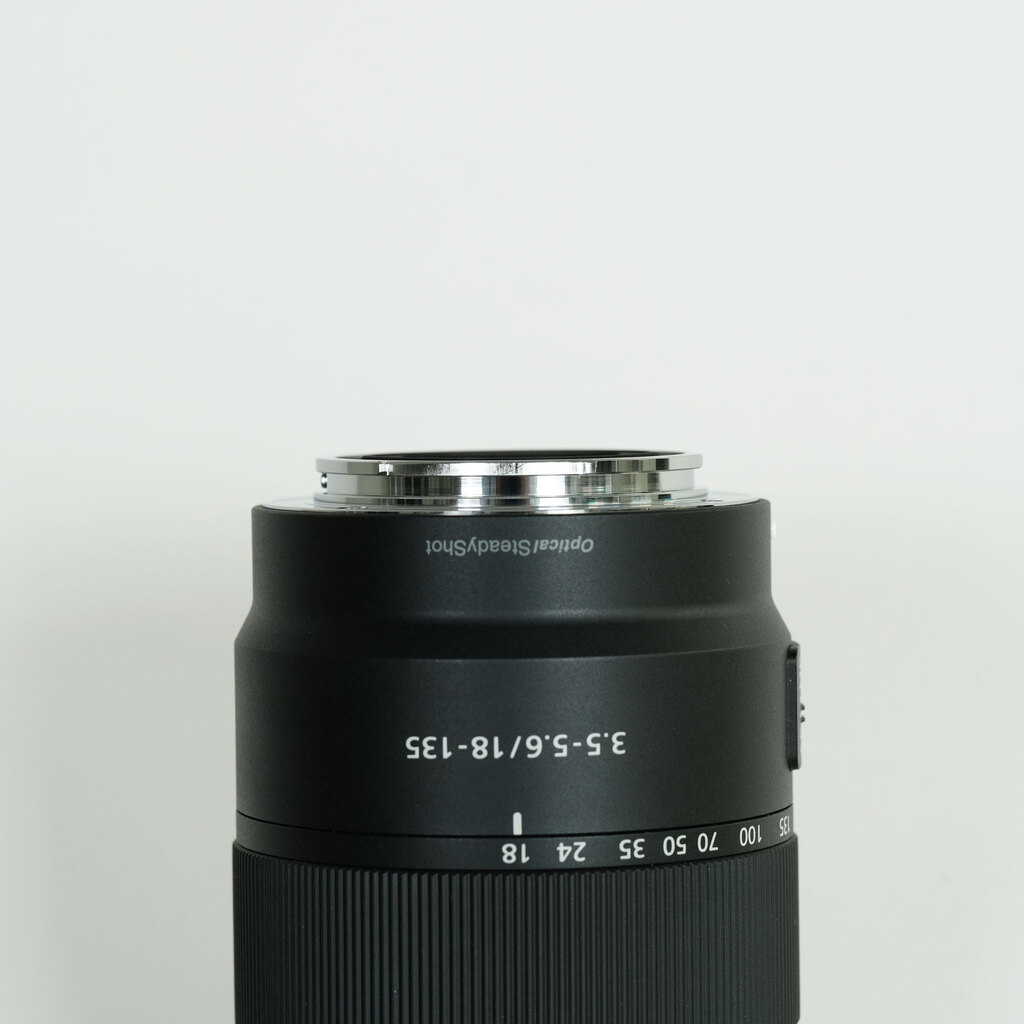 SONY E 18-135mm F3.5-5.6 OSS SEL18135