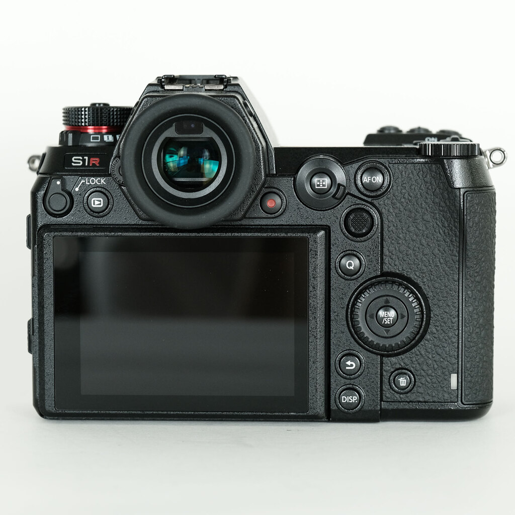 Panasonic LUMIX DC-S1R