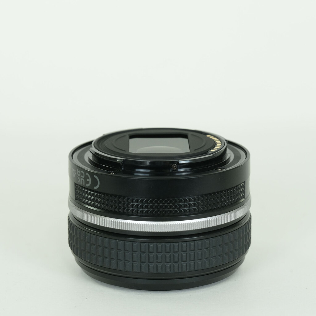 Nikon NIKKOR Z 40mm f/2 Nikon NIKKOR Z 40mm f/2