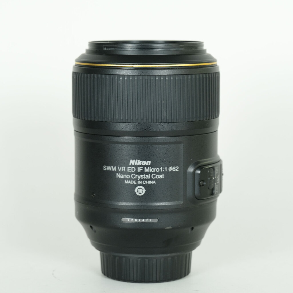 Nikon AF-S VR Micro-Nikkor 105mm f/2.8G IF-ED Nikon AF-S VR Micro-Nikkor 105mm f/2.8G IF-ED
