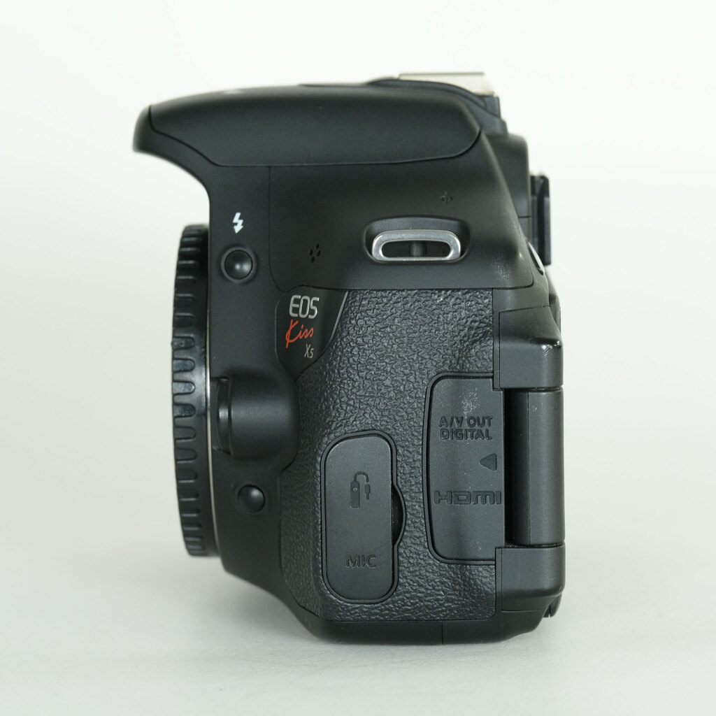 Canon EOS Kiss X5 ボディ