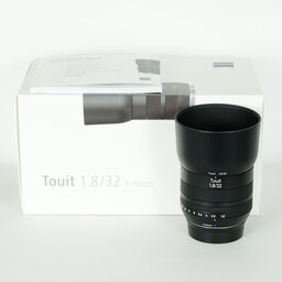 Carl Zeiss Touit 1.8/32 [フジフイルムX用]