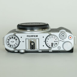 FUJIFILM X-M5