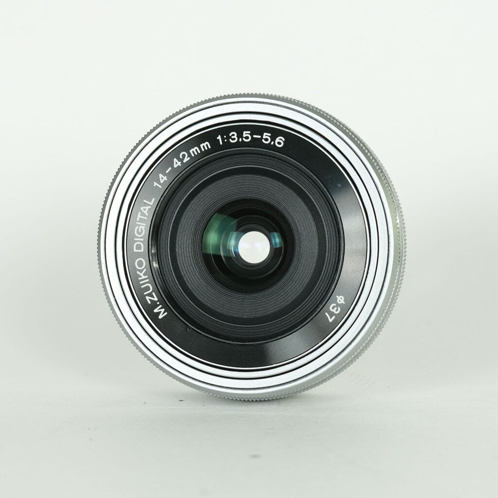 OLYMPUS M.ZUIKO DIGITAL ED 14-42mm F3.5-5.6 EZ シルバー