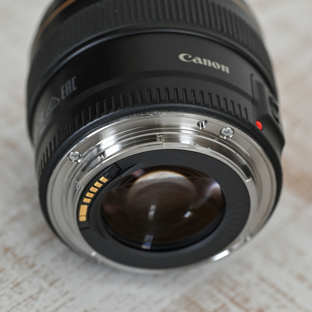 Canon EF85mm F1.8 USM Canon EF85mm F1.8 USM
