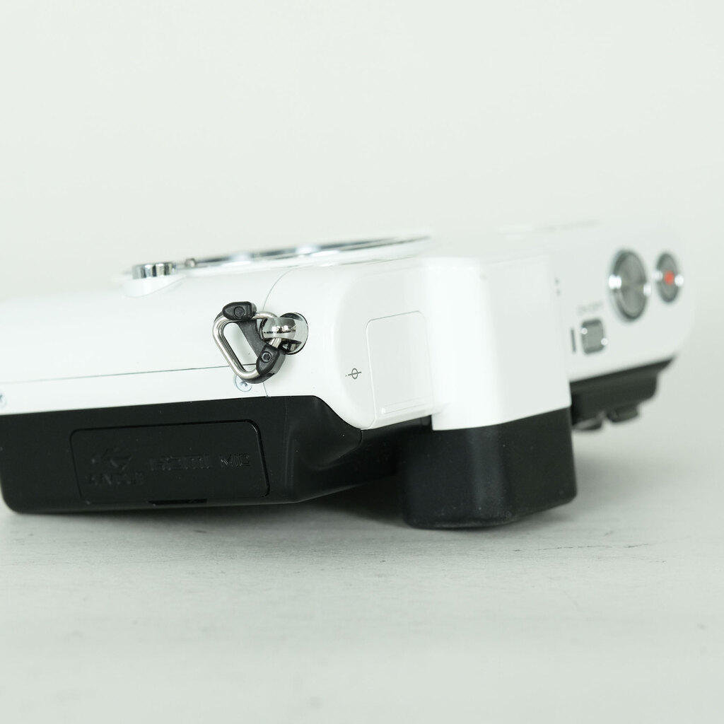 Nikon Nikon1 V1 ボディ ホワイト Nikon Nikon1 V1 ボディ ホワイト