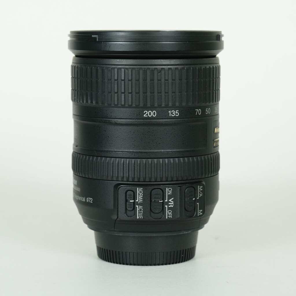 Nikon AF-S DX VR Zoom-Nikkor 18-200mm F3.5-5.6G IF-ED