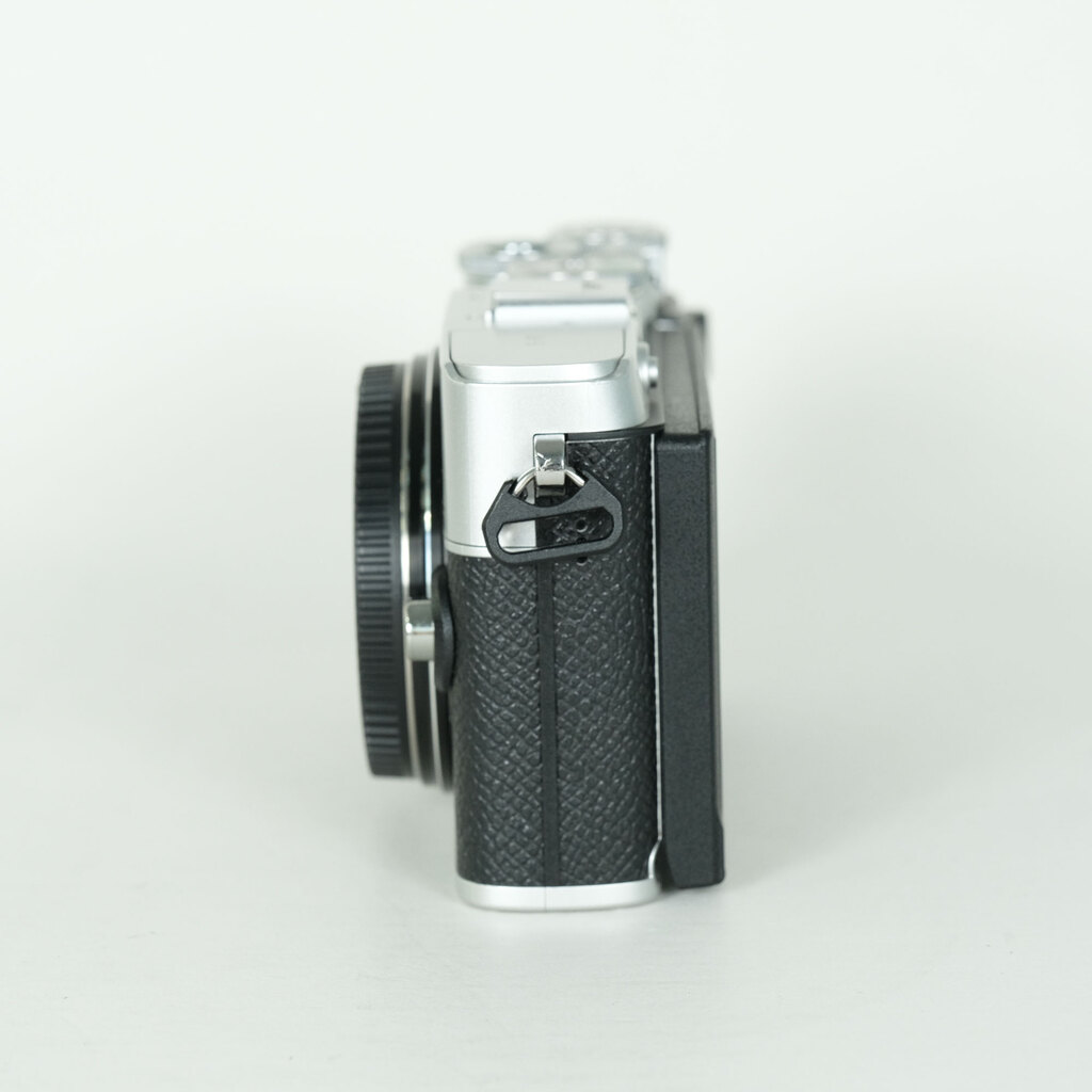 OLYMPUS PEN E-P7 [�{�f�B �V���o�[]