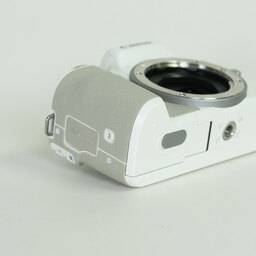 Canon EOS Kiss M2