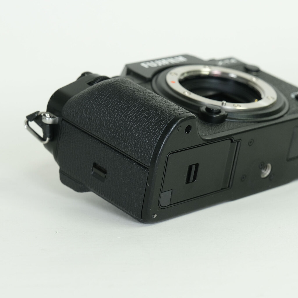FUJIFILM X-T4 FUJIFILM X-T4