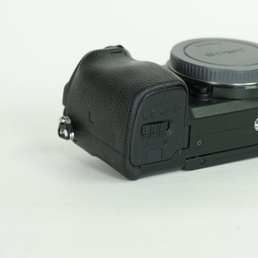 SONY α6400(ILCE-6400) SONY α6400(ILCE-6400)