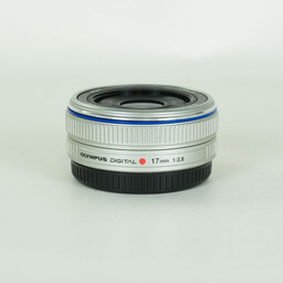 OLYMPUS M.ZUIKO DIGITAL 17mm F2.8 シルバー