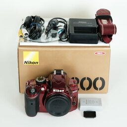 Nikon D3200ボディ レッド