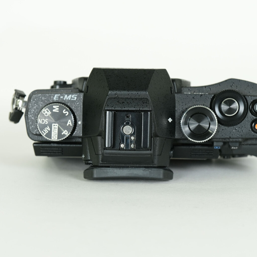 OLYMPUS OM-D E-M5 ボディ ブラック