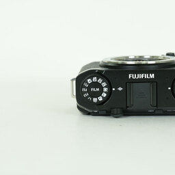 FUJIFILM X-M5