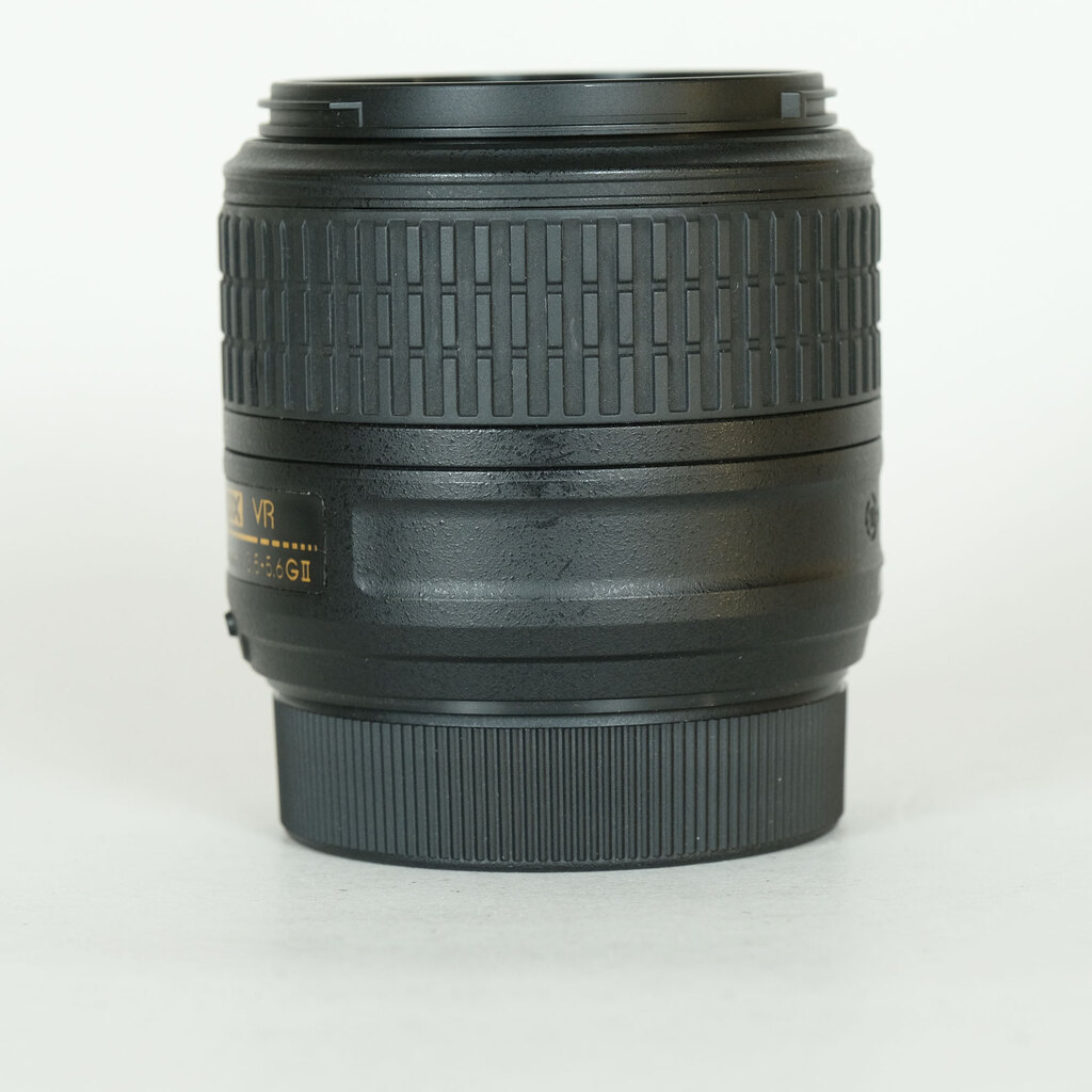 Nikon AF-S DX NIKKOR 18-55mm f3.5-5.6G VR II