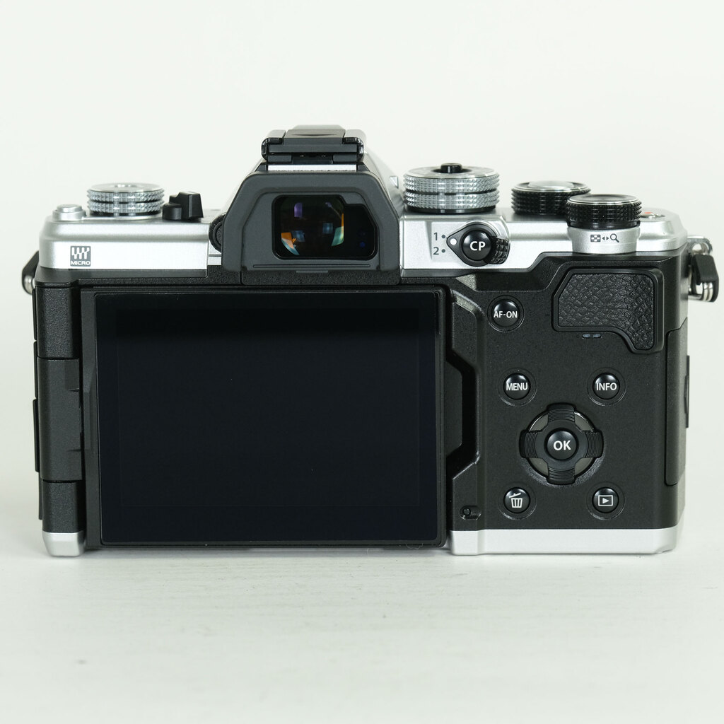OM SYSTEM OM-3