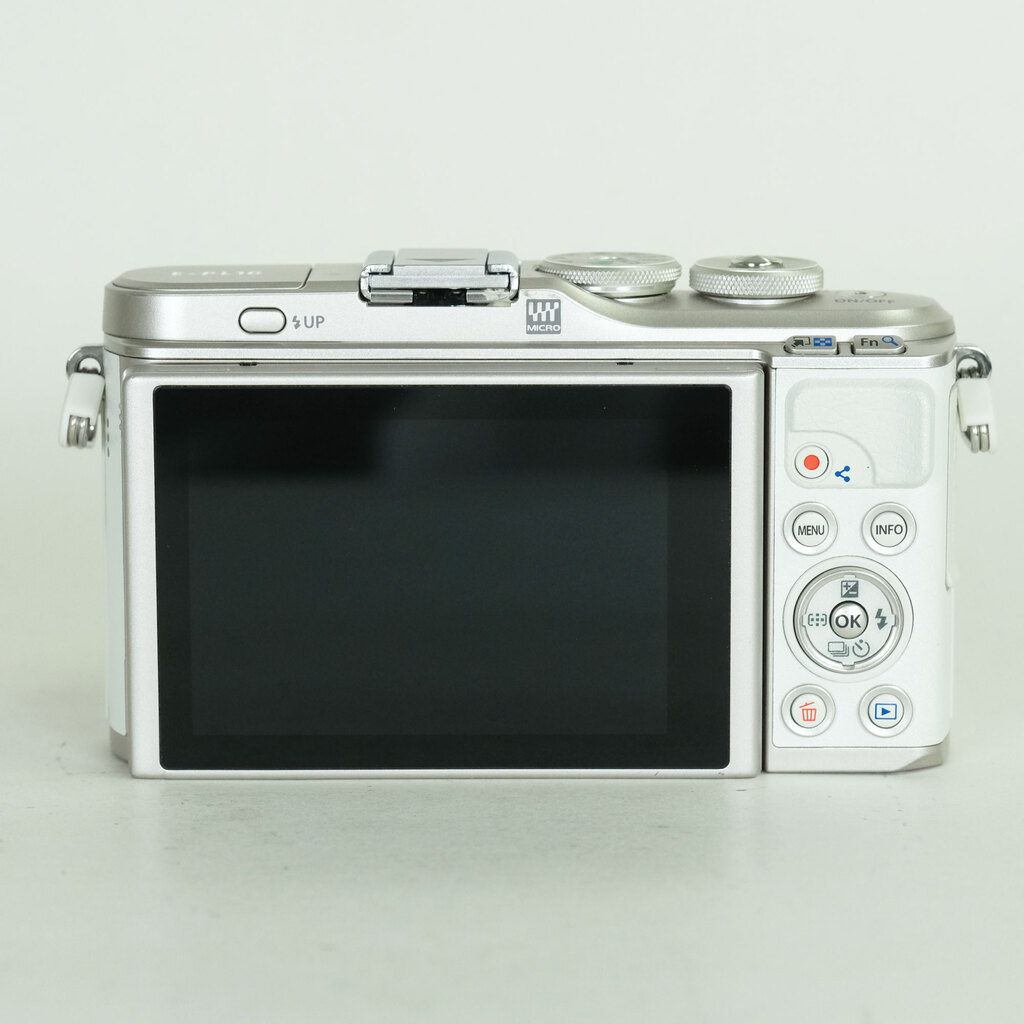 OLYMPUS PEN E-PL10