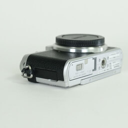 Panasonic LUMIX DMC-GF7 ボディ シルバー