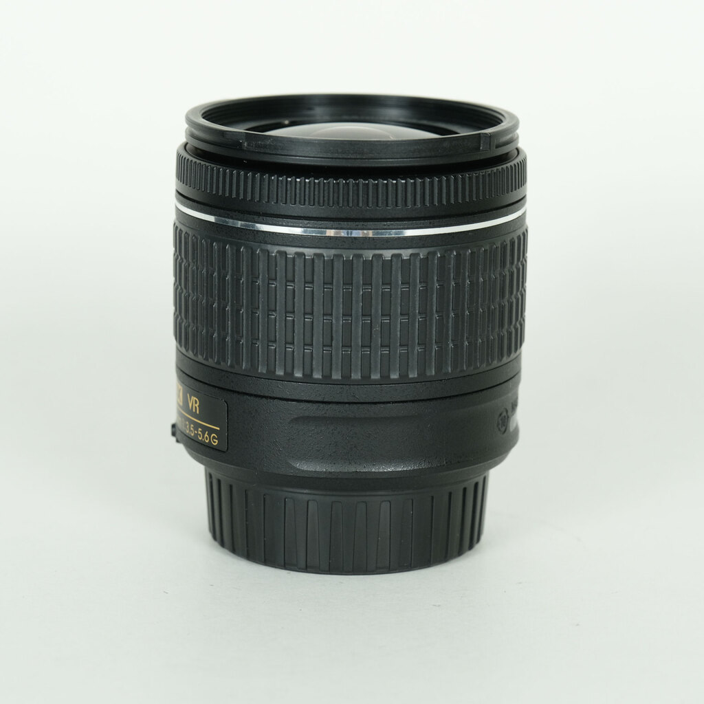 Nikon AF-P DX NIKKOR 18-55mm F3.5-5.6G VR Nikon AF-P DX NIKKOR 18-55mm F3.5-5.6G VR