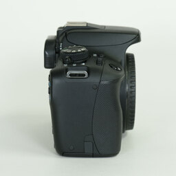 Canon EOS Kiss X7