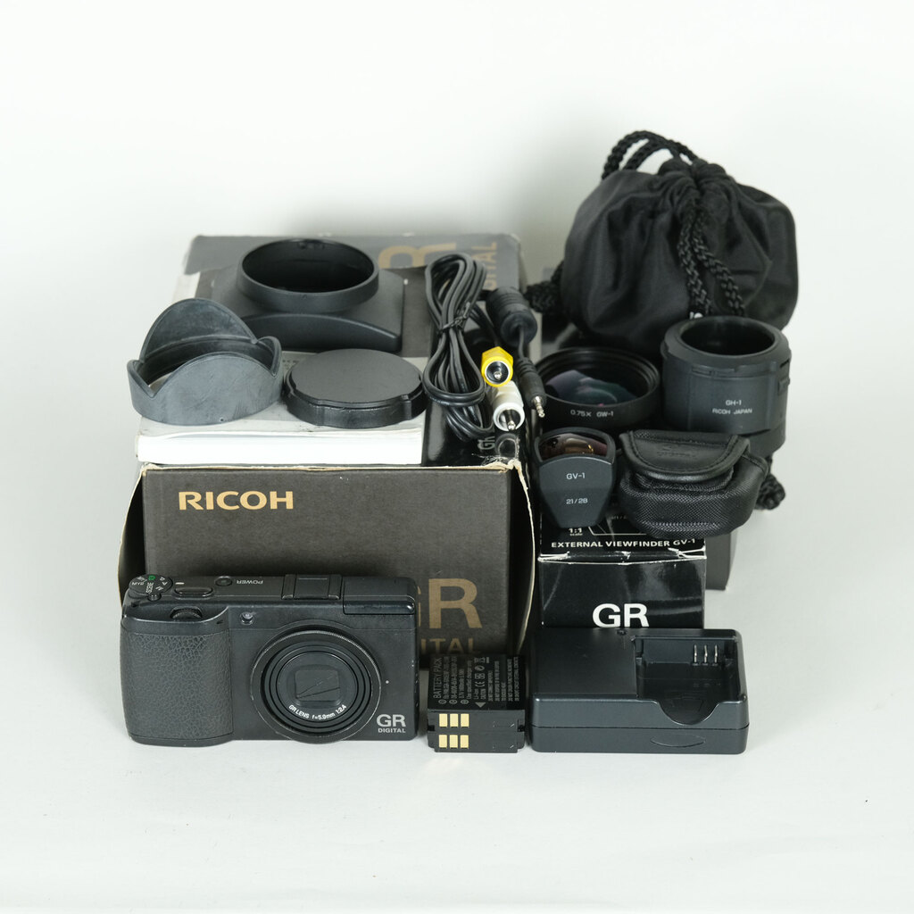 RICOH GR DIGITAL II