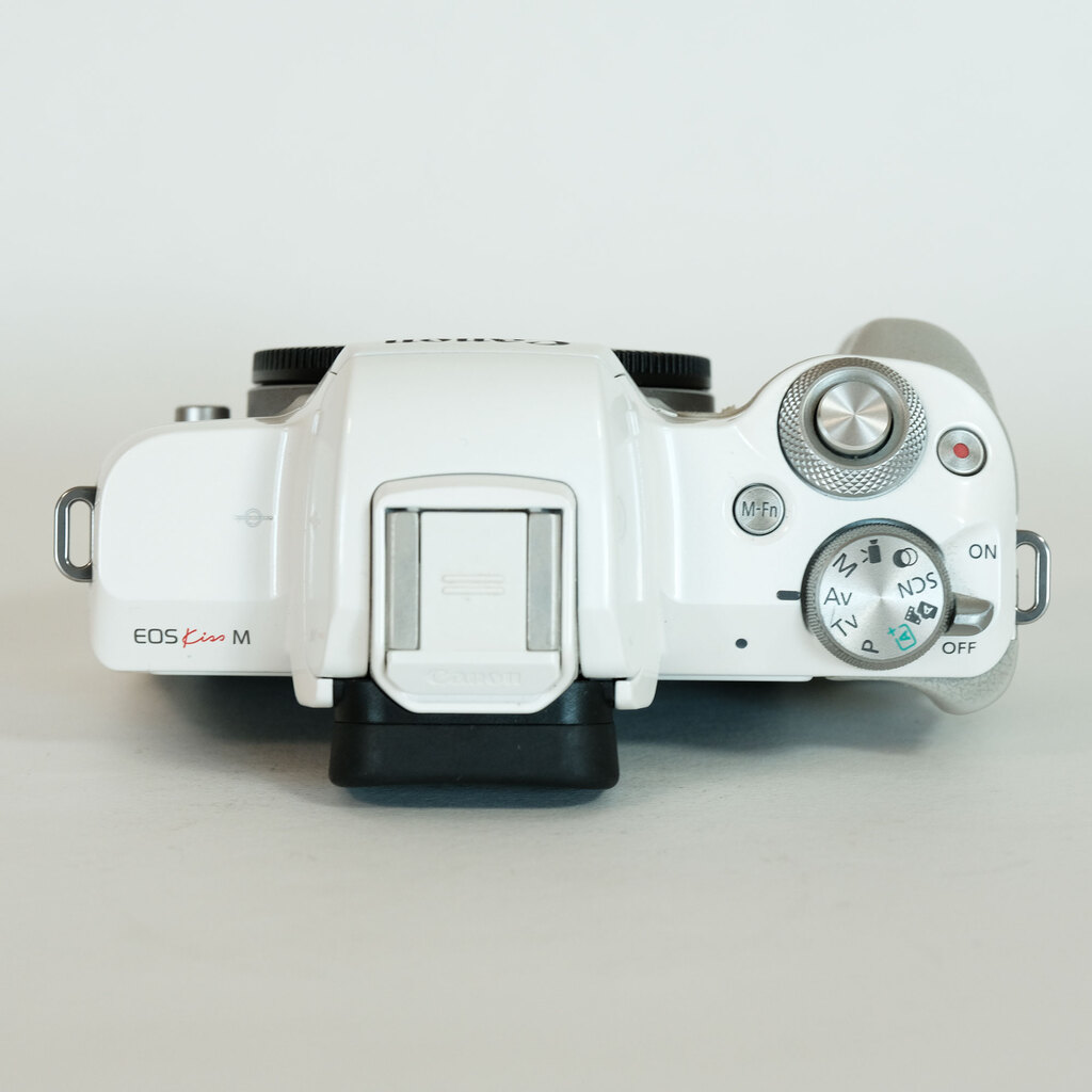 Canon EOS Kiss M