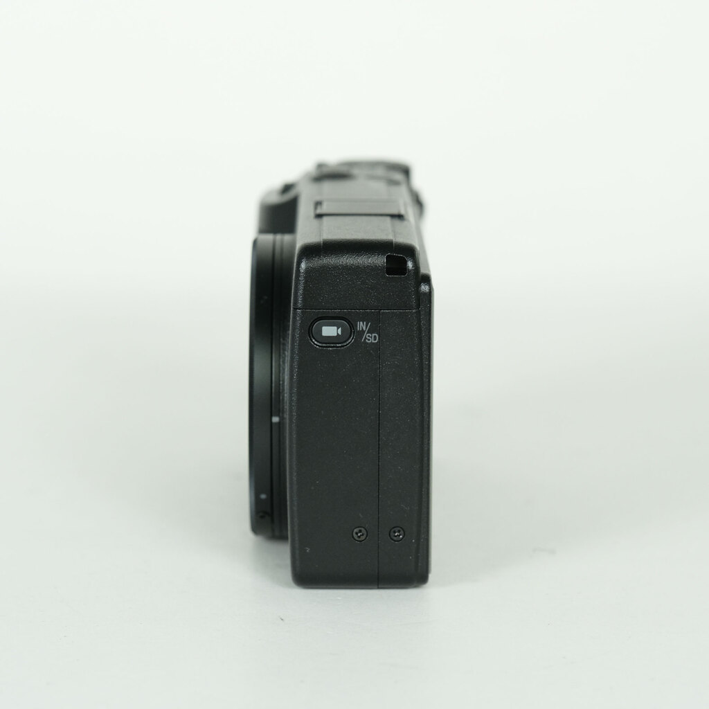 RICOH GR IV