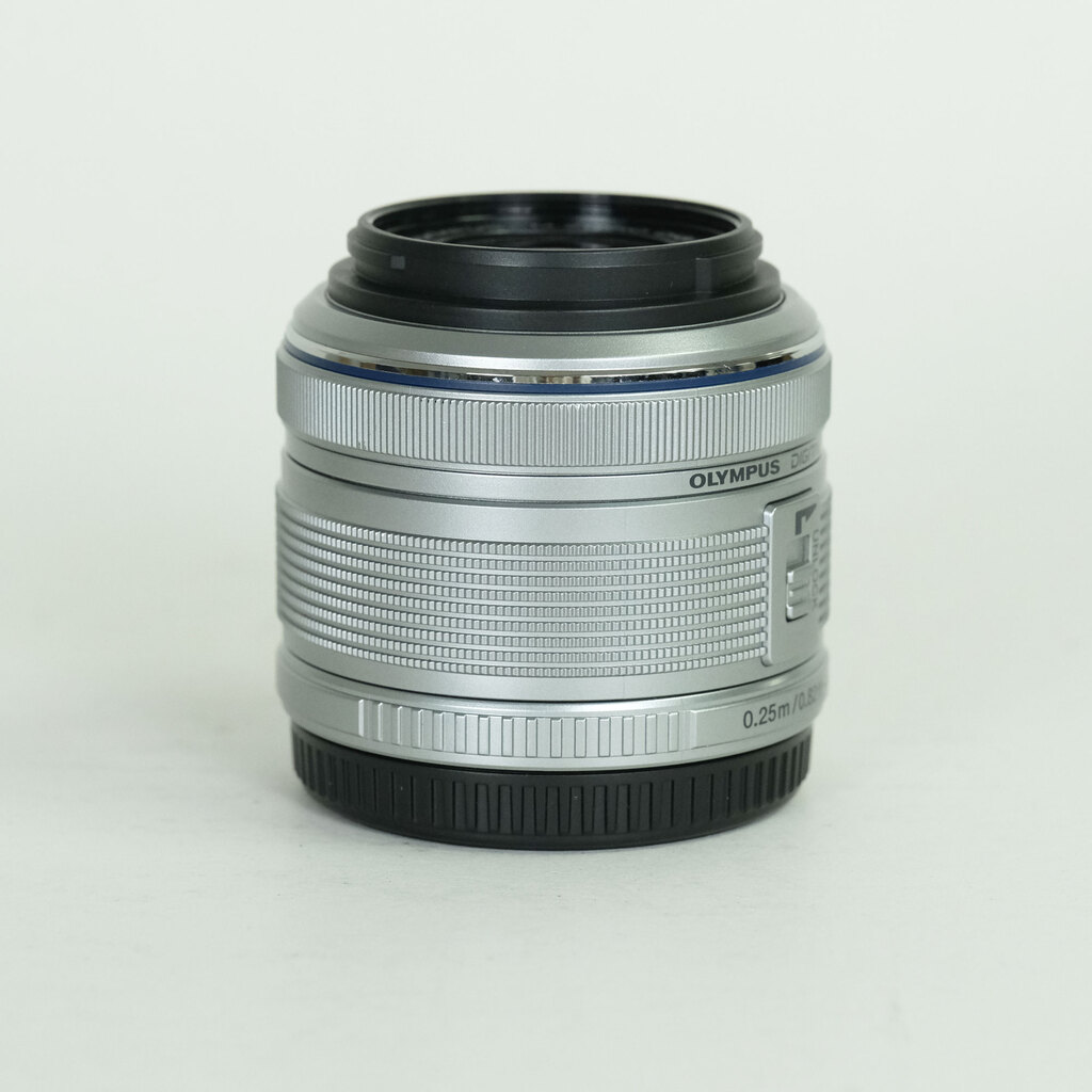 OLYMPUS M.ZUIKO DIGITAL 14-42mm F3.5-5.6IIR シルバー