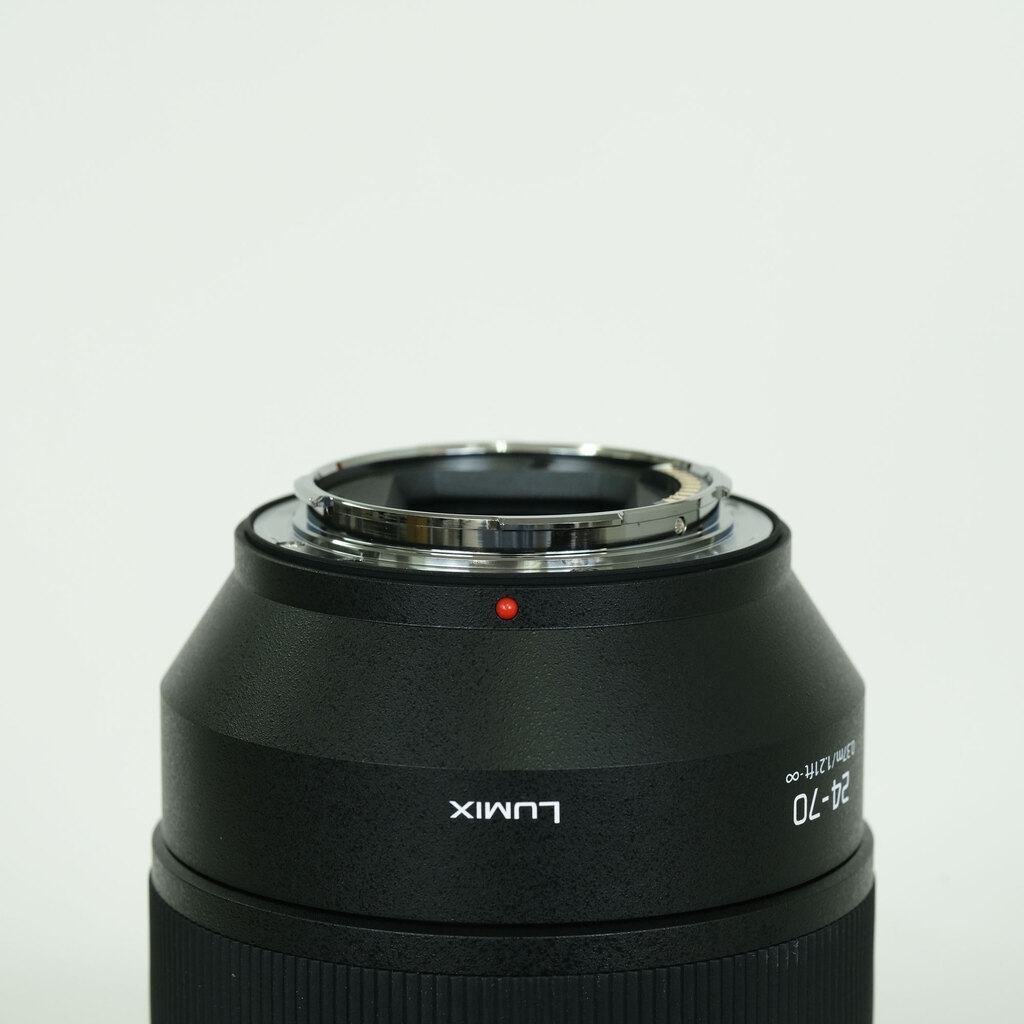 Panasonic LUMIX S PRO 24-70mm F2.8