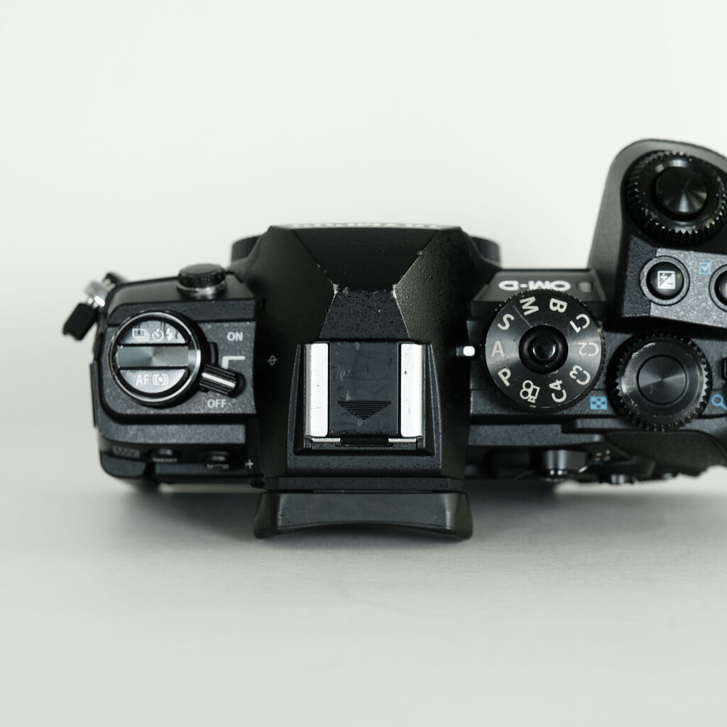 OLYMPUS OM-D E-M1 Mark III