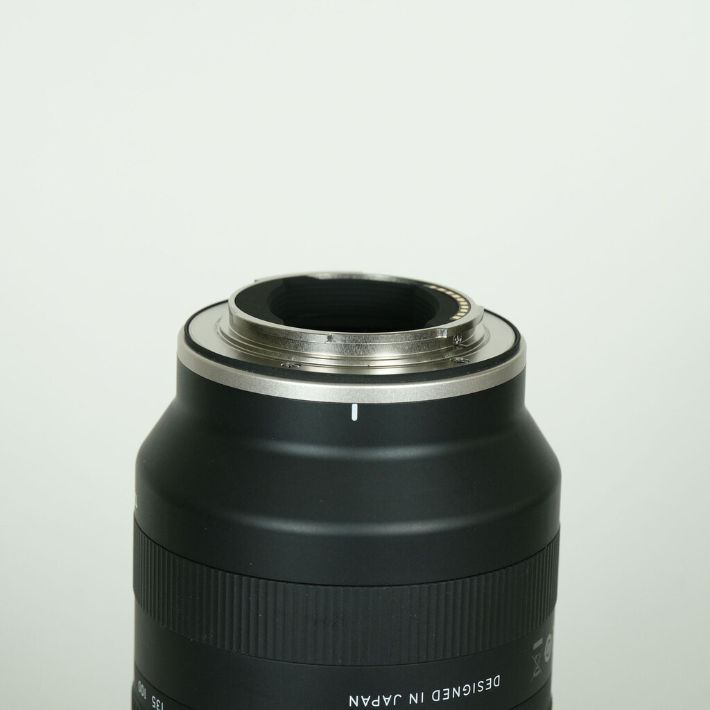 TAMRON 70-300mm F/4.5-6.3 Di III RXD (Model A047) [ソニーE用]