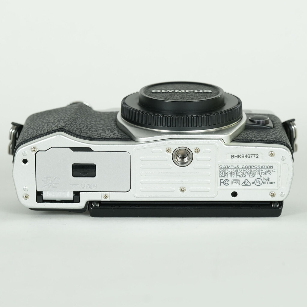 OLYMPUS OM-D E-M10 Mark II