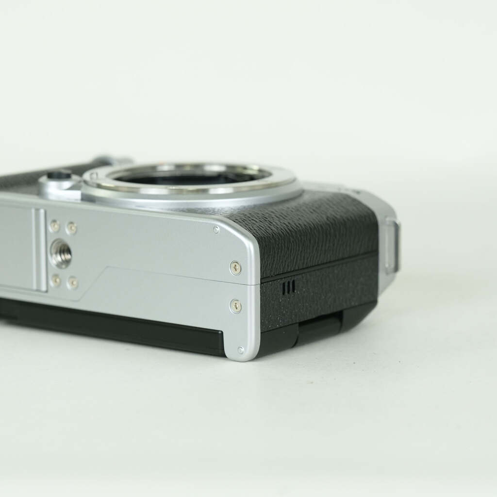 FUJIFILM X-M5