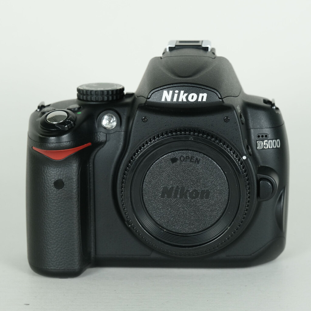 Nikon D5000 ボディ