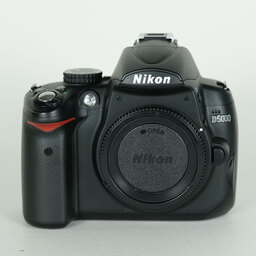 Nikon D5000 ボディ