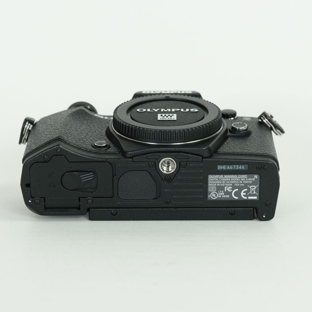 OLYMPUS OM-D E-M5 Mark II