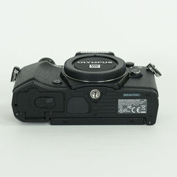 OLYMPUS OM-D E-M5 Mark II