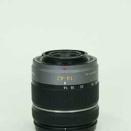 Panasonic LUMIX G VARIO 14-42mm F3.5-5.6 ASPH./MEGA O.I.S. Panasonic LUMIX G VARIO 14-42mm F3.5-5.6 ASPH./MEGA O.I.S.