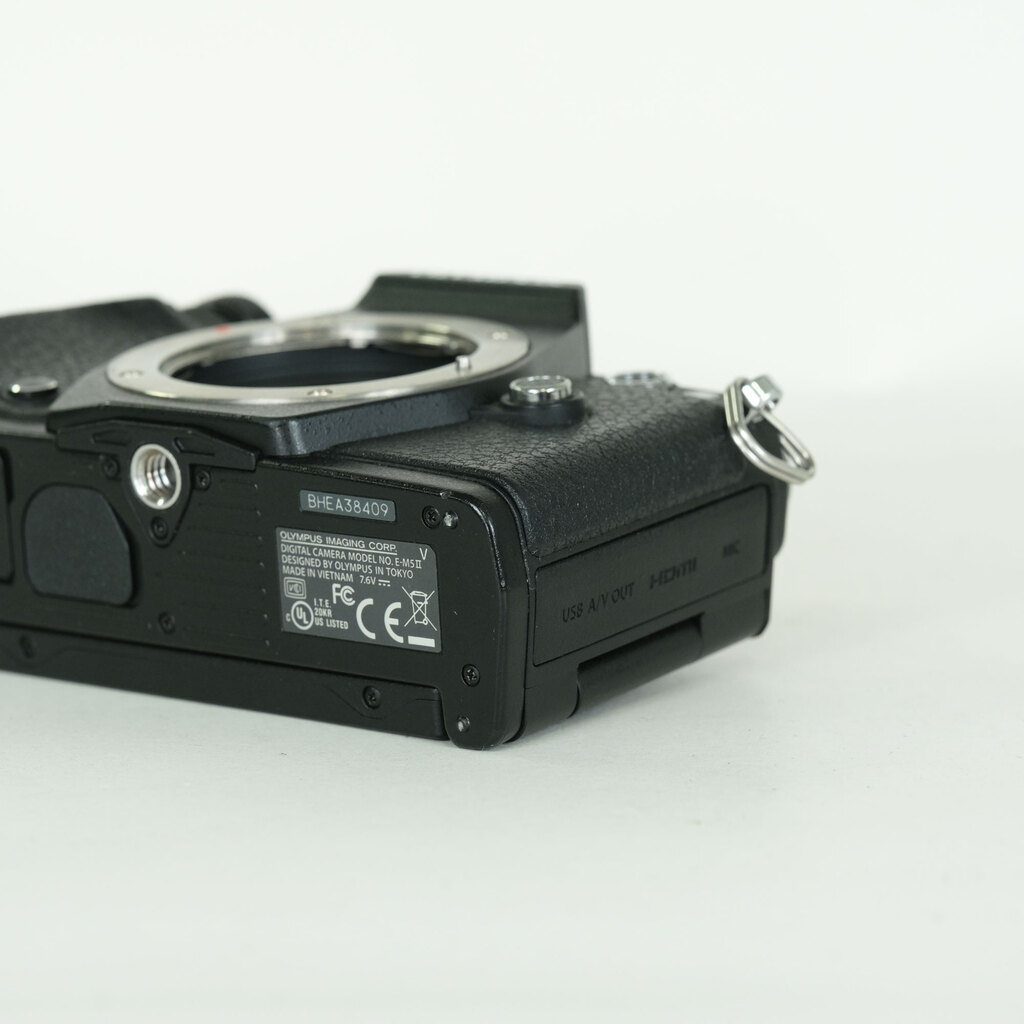 OLYMPUS OM-D E-M5 Mark II