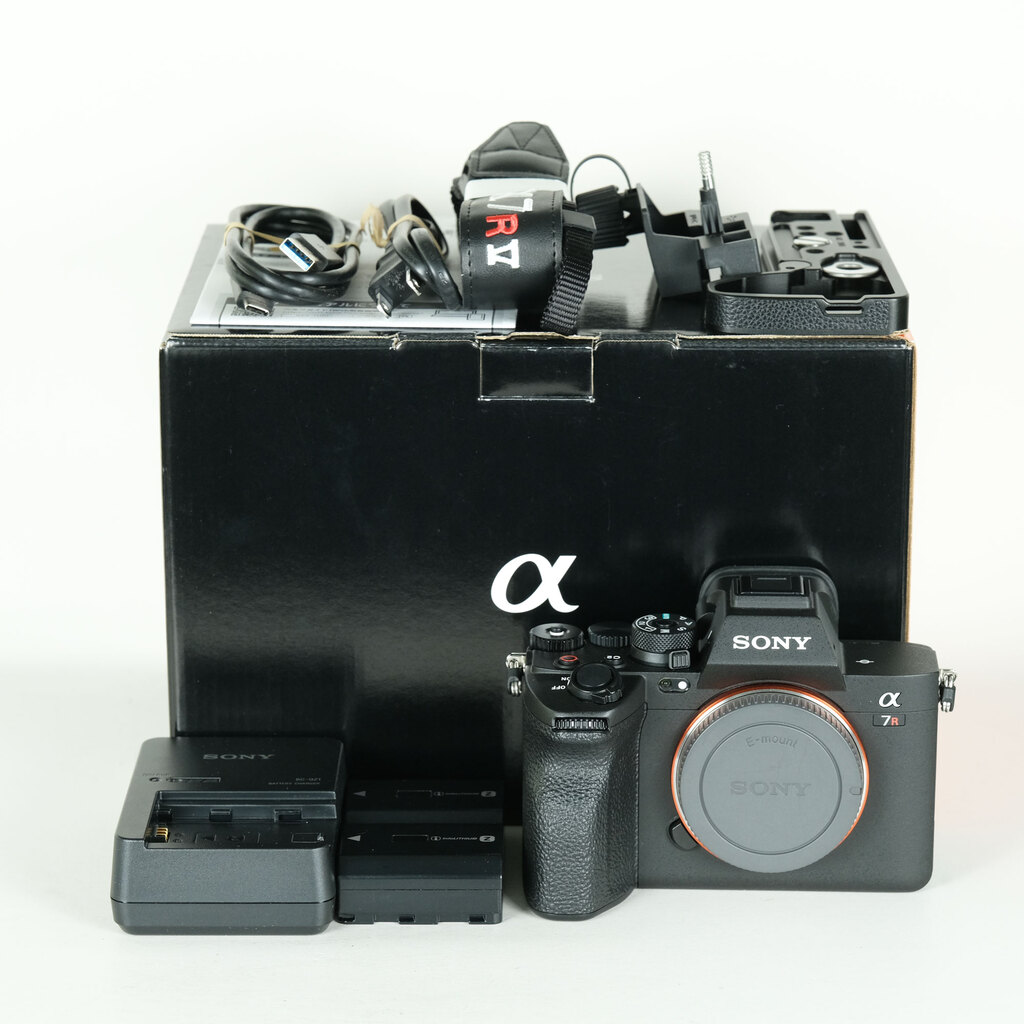SONY α7R V（ILCE-7RM5）の出品 | ONE SCENE（ワンシーン）