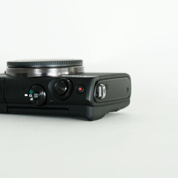 Canon EOS M100 Canon EOS M100