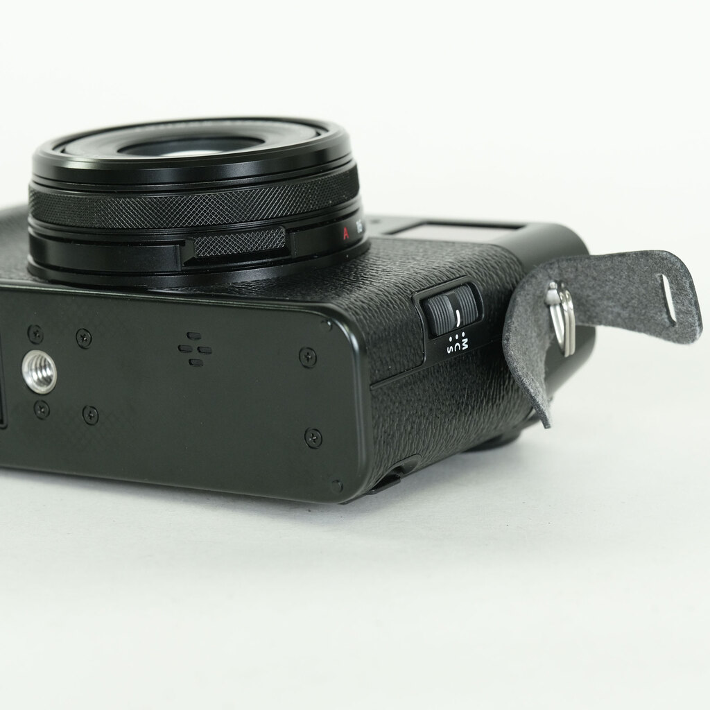 FUJIFILM X100V ブラック